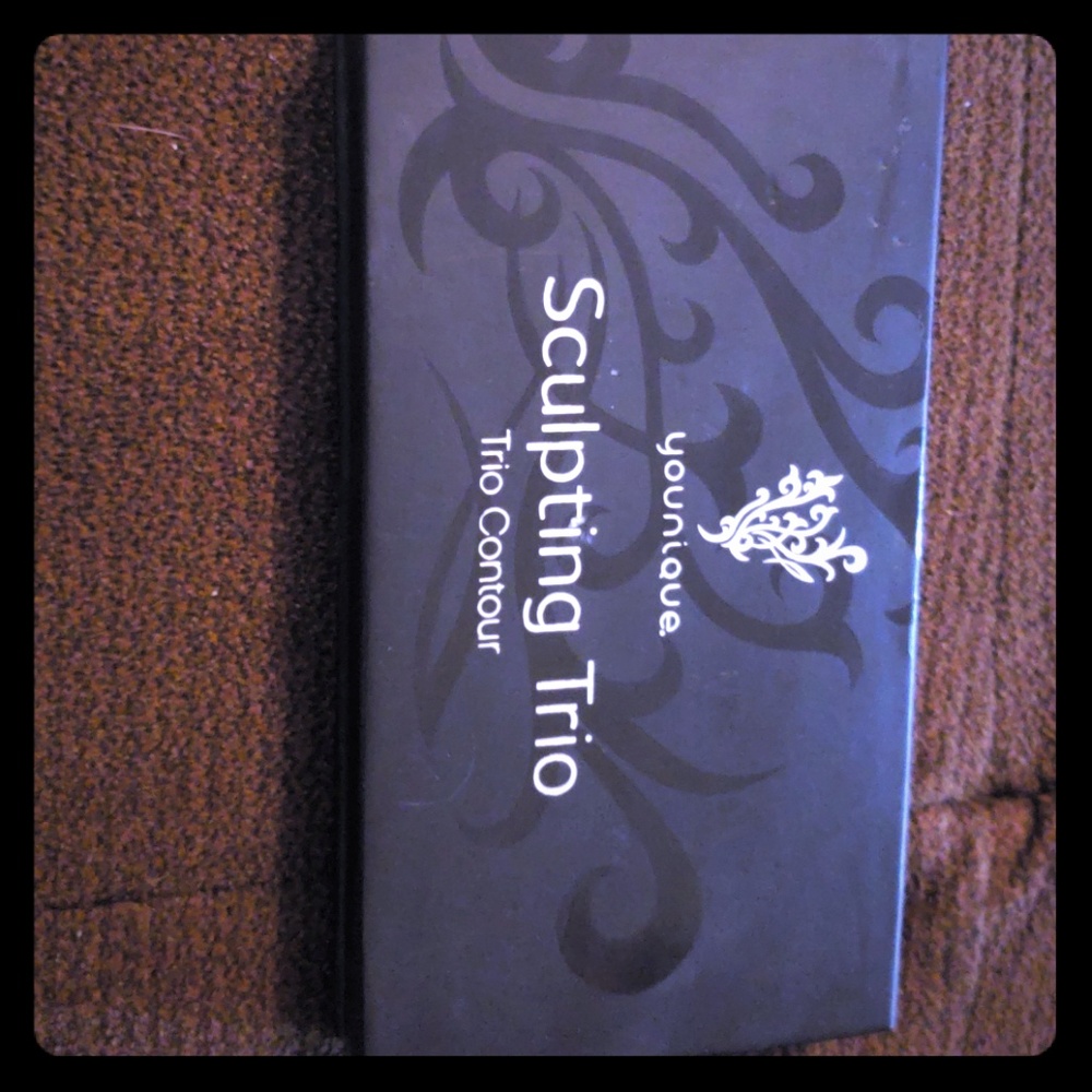 Younique sculpting trio